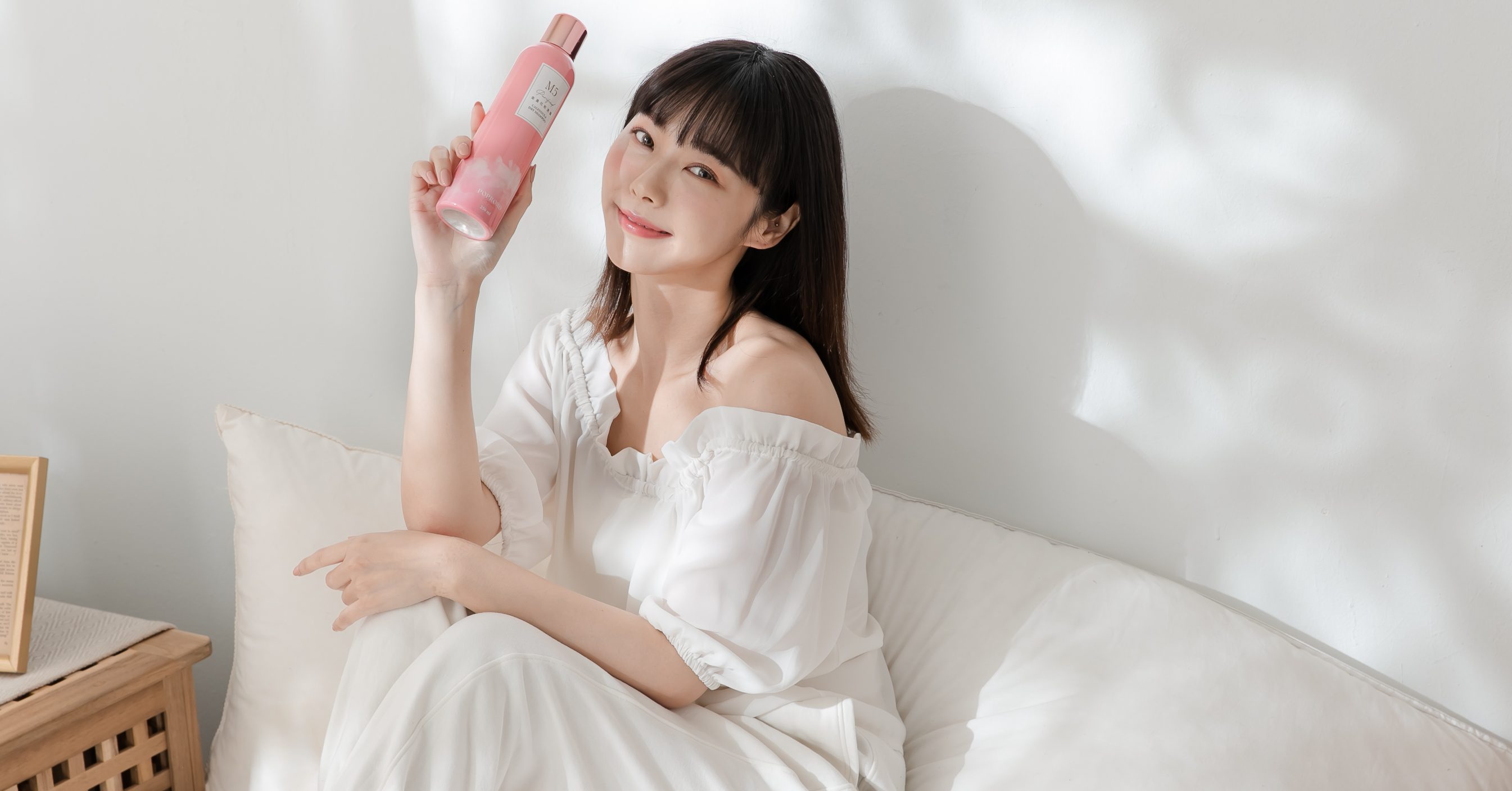 夏日精緻女孩的必備儀式：告別油膩髮與條碼瀏海，私心偏愛的「空氣感」秘密武器